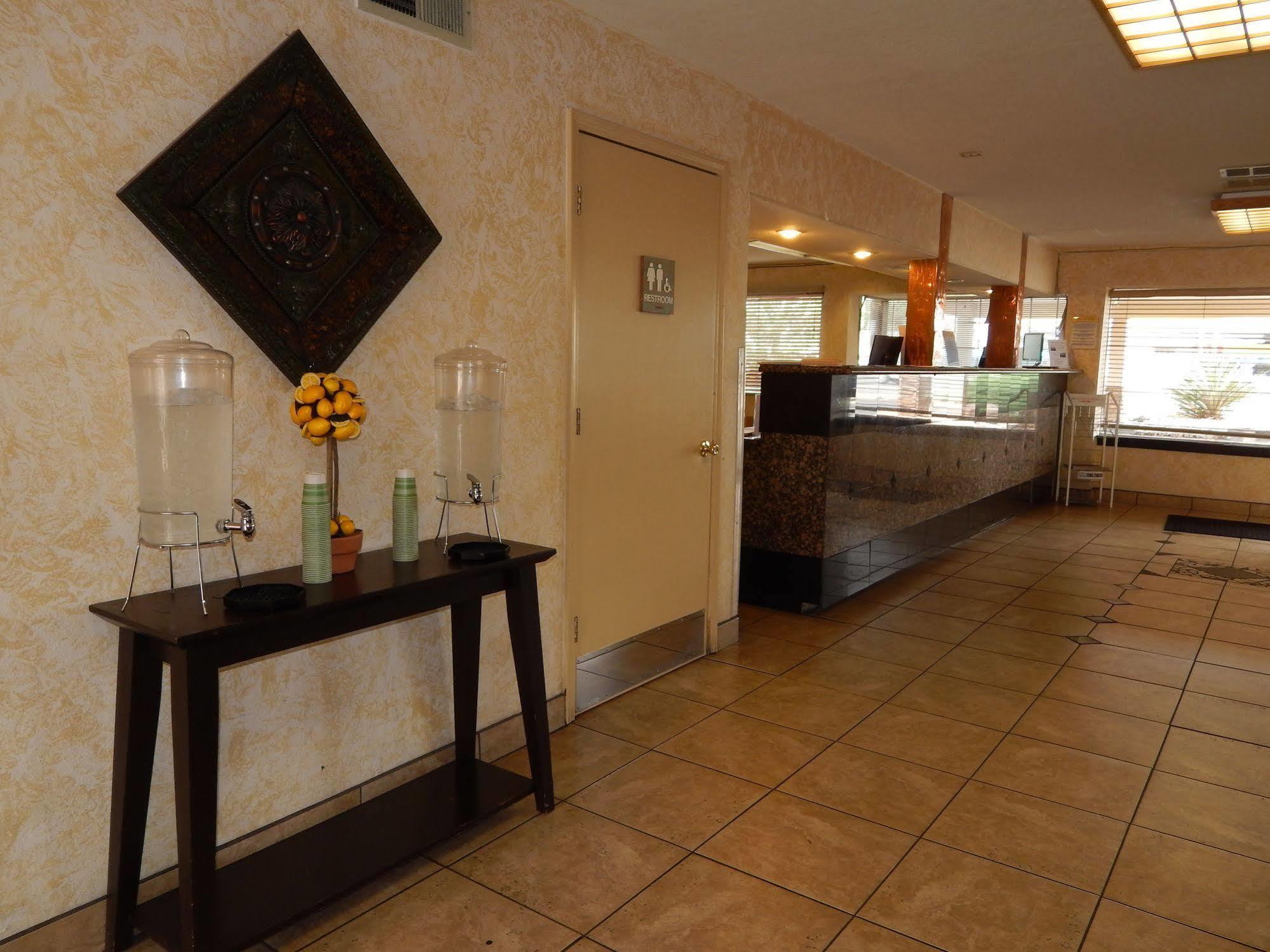 Midtown Inn & Suites ألباكركي المظهر الخارجي الصورة