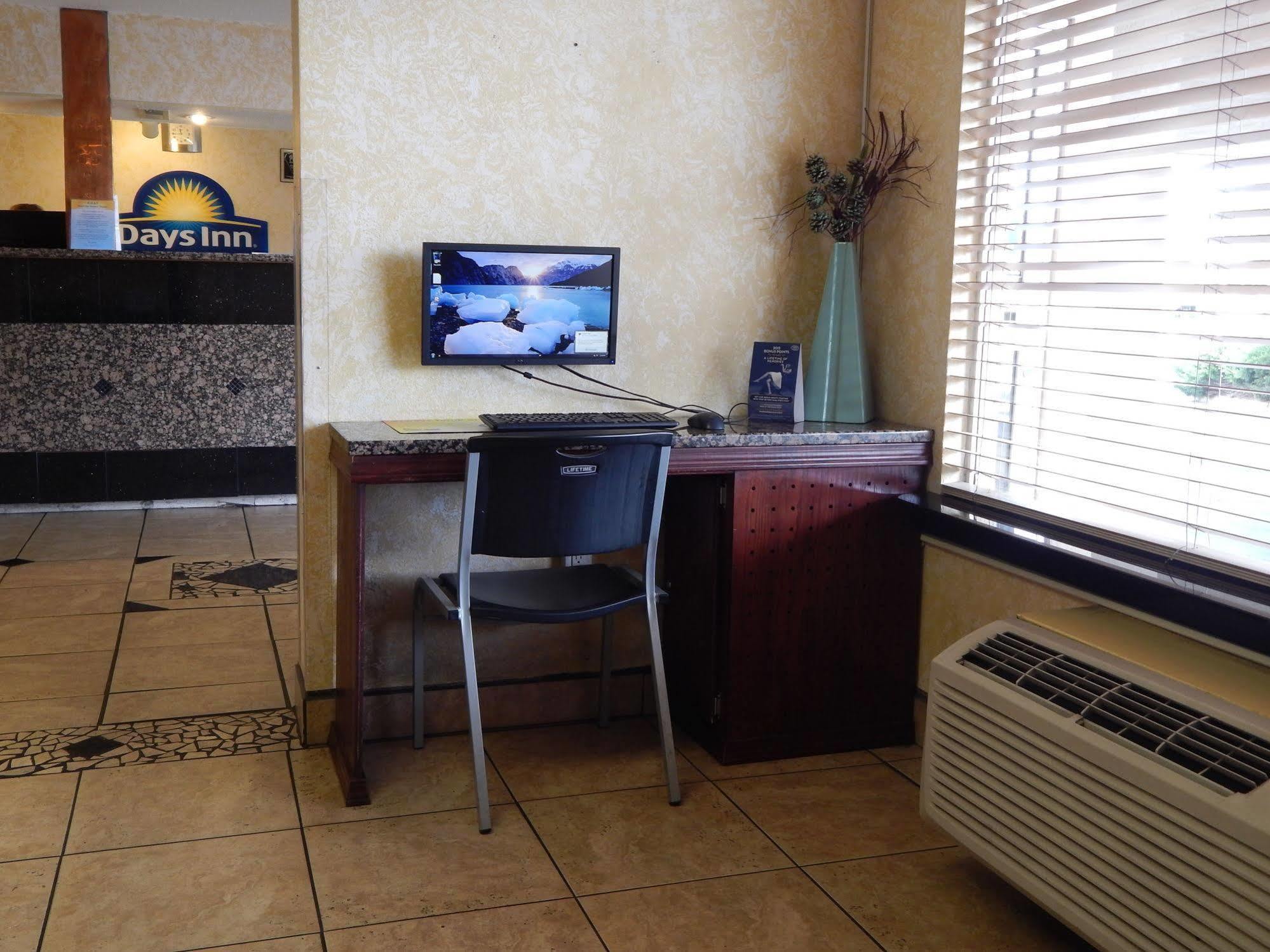 Midtown Inn & Suites ألباكركي المظهر الخارجي الصورة